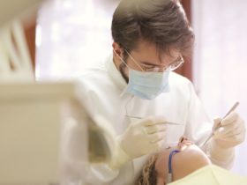 greffe de gencive chez un chirurgien dentiste